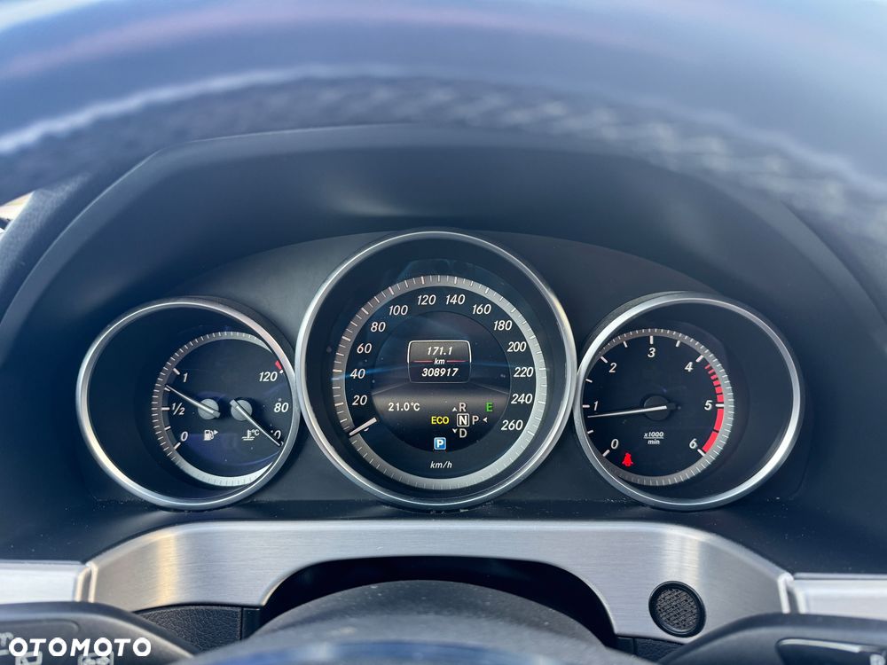 Mercedes-Benz Klasa E 200 BlueTEC 7G-TRONIC Elegance - 7