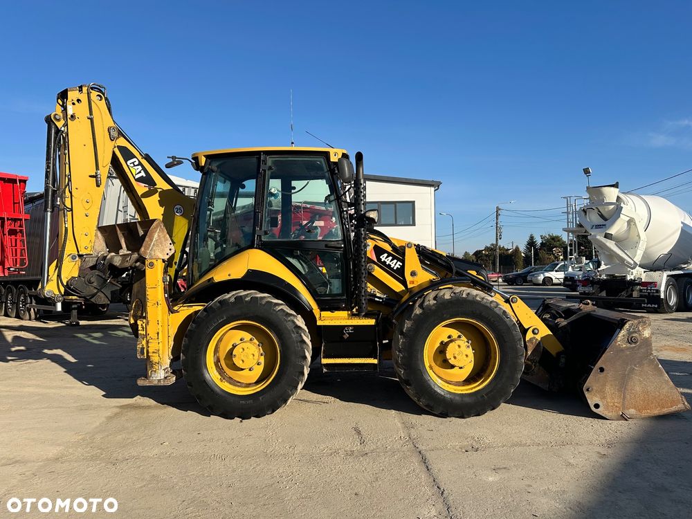 Caterpillar 444F - 1