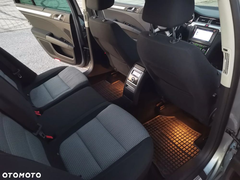 Skoda Superb 1.6 TDI Exclusive - 14