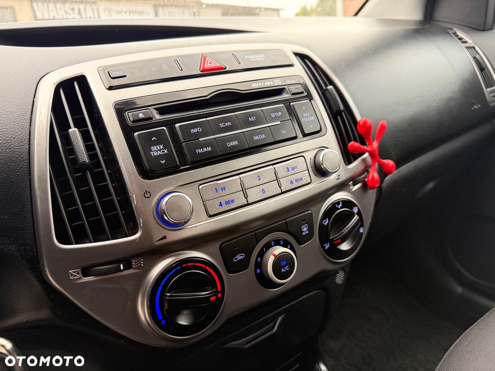 Hyundai i20 - 15