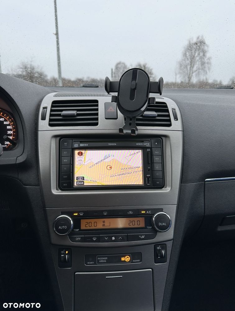 Toyota Avensis 1.8 Premium - 9