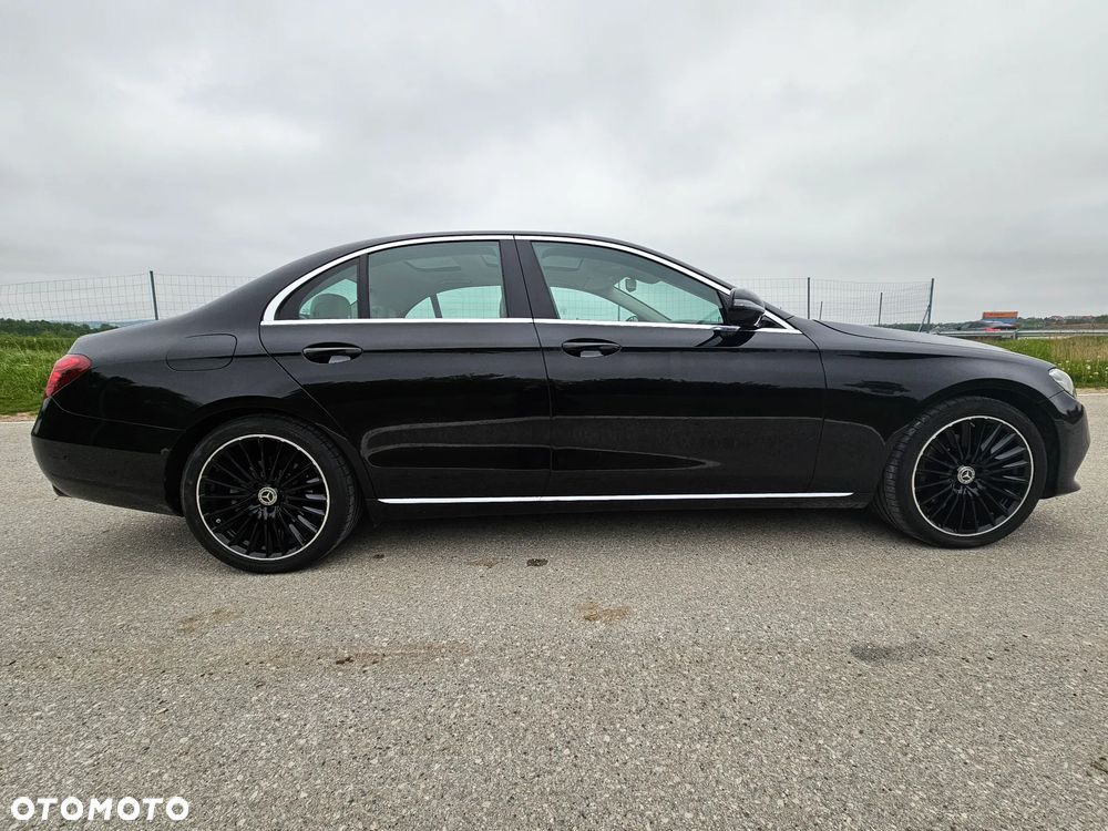 Mercedes-Benz Klasa E 220 d 4-Matic 9G-TRONIC - 5