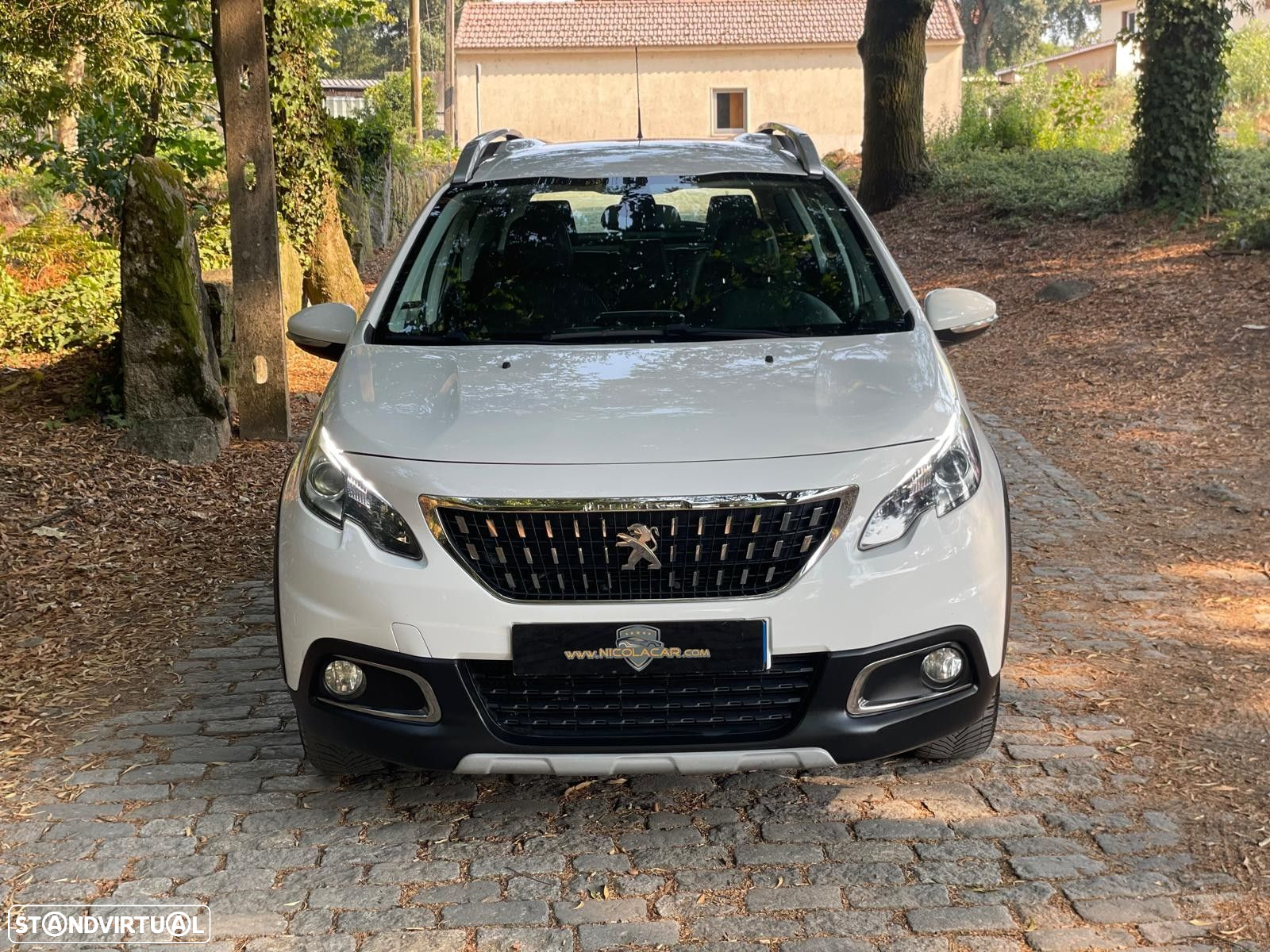 Peugeot 2008 1.2 PureTech Allure - 2