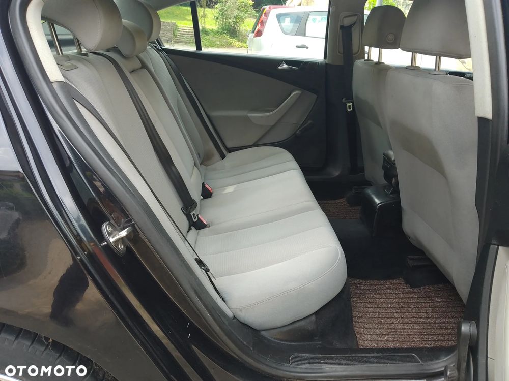 Volkswagen Passat 1.9 TDI Comfortline - 20
