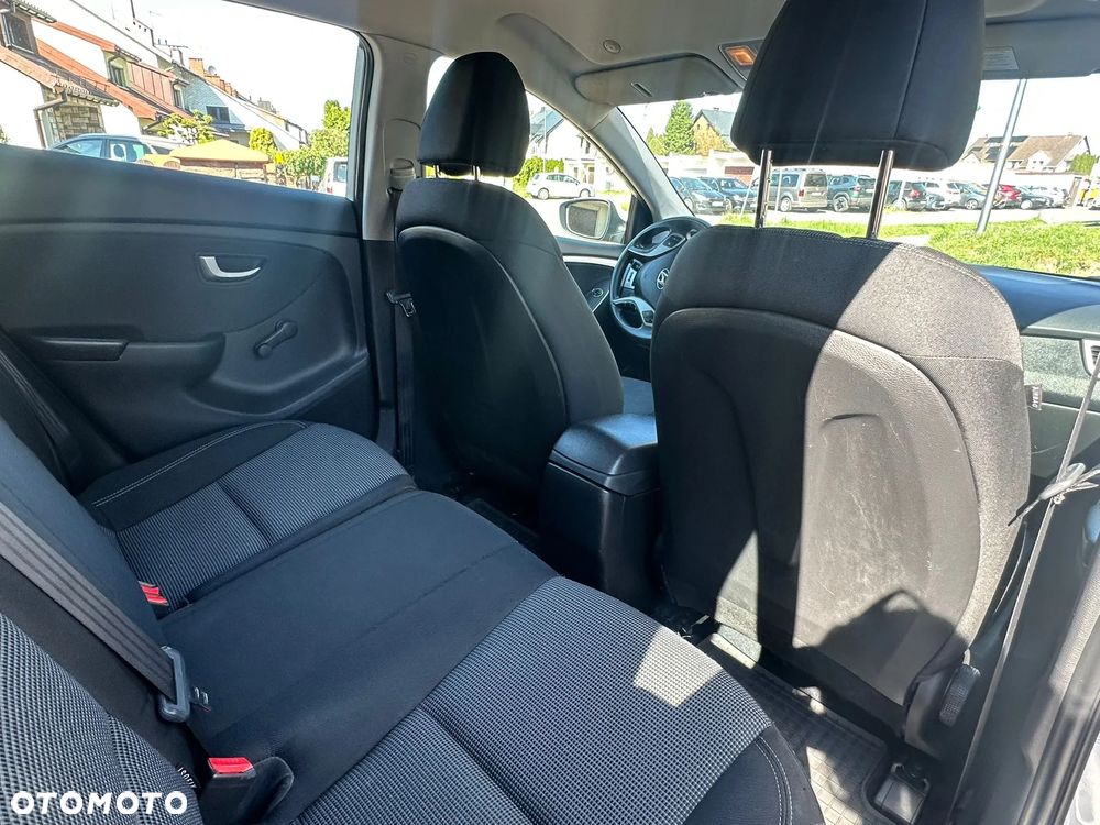 Hyundai i30 1.6 CRDi Classic - 11