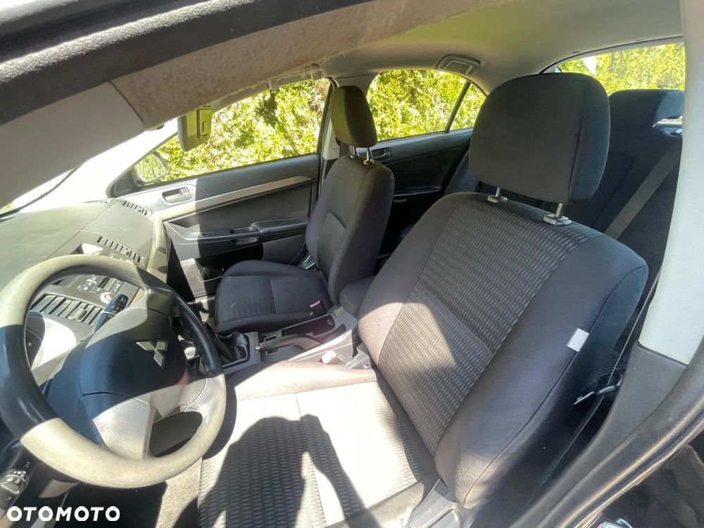 Mitsubishi Lancer - 15