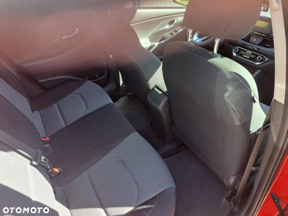 Hyundai i30 1.5 DPI Classic + - 12