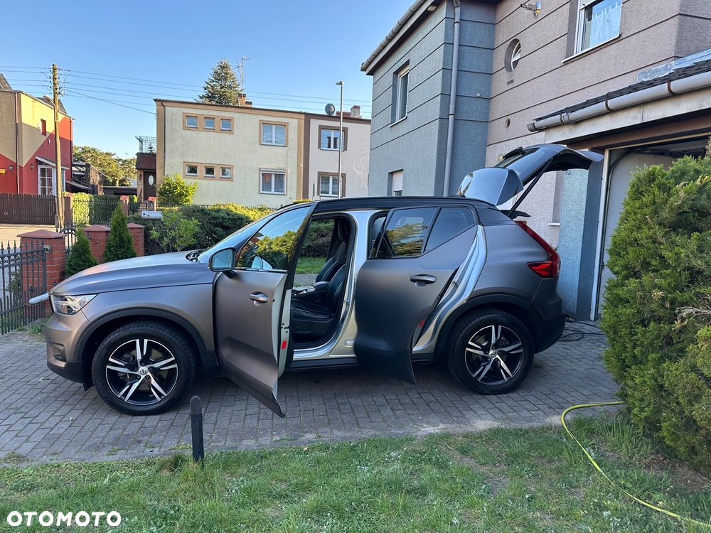 Volvo XC 40 D4 AWD R-Design - 25