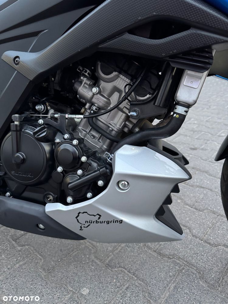 Suzuki GSX - 2