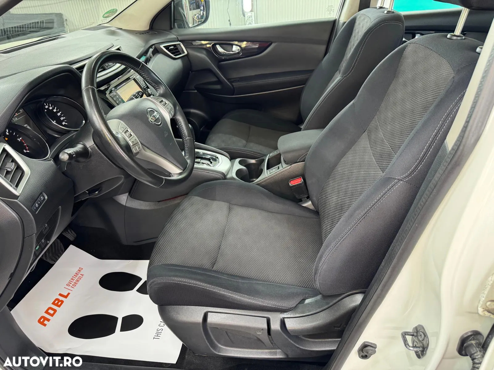 Nissan Qashqai 1.6 DCI Xtronic N-Connecta - 10