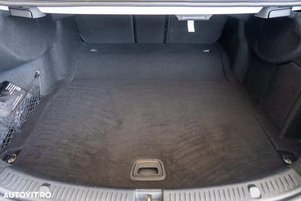 Mercedes-Benz E 220 d 4Matic 9G-TRONIC Avantgarde - 10
