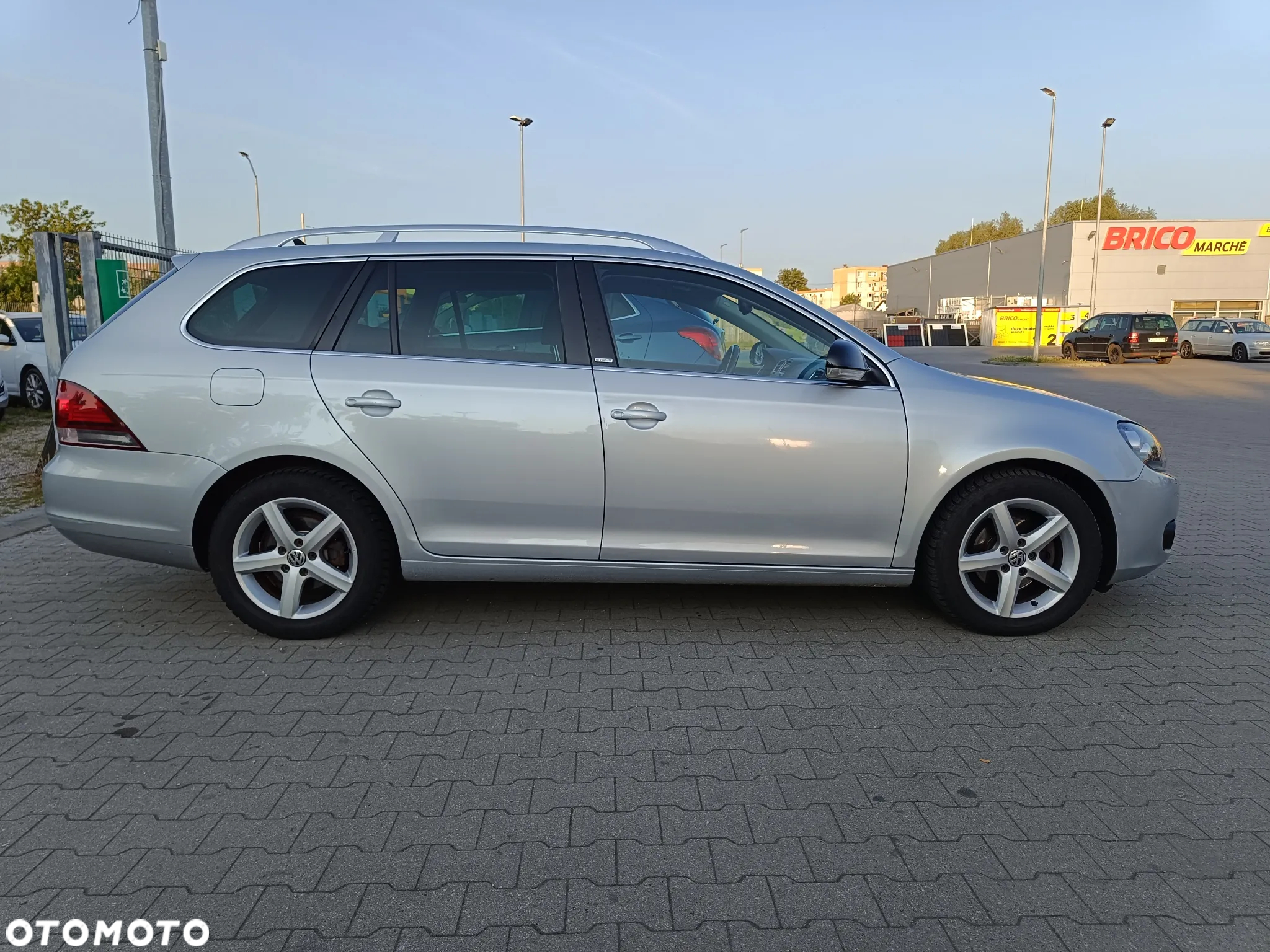Volkswagen Golf Variant 1.6 TDI DPF Style - 4