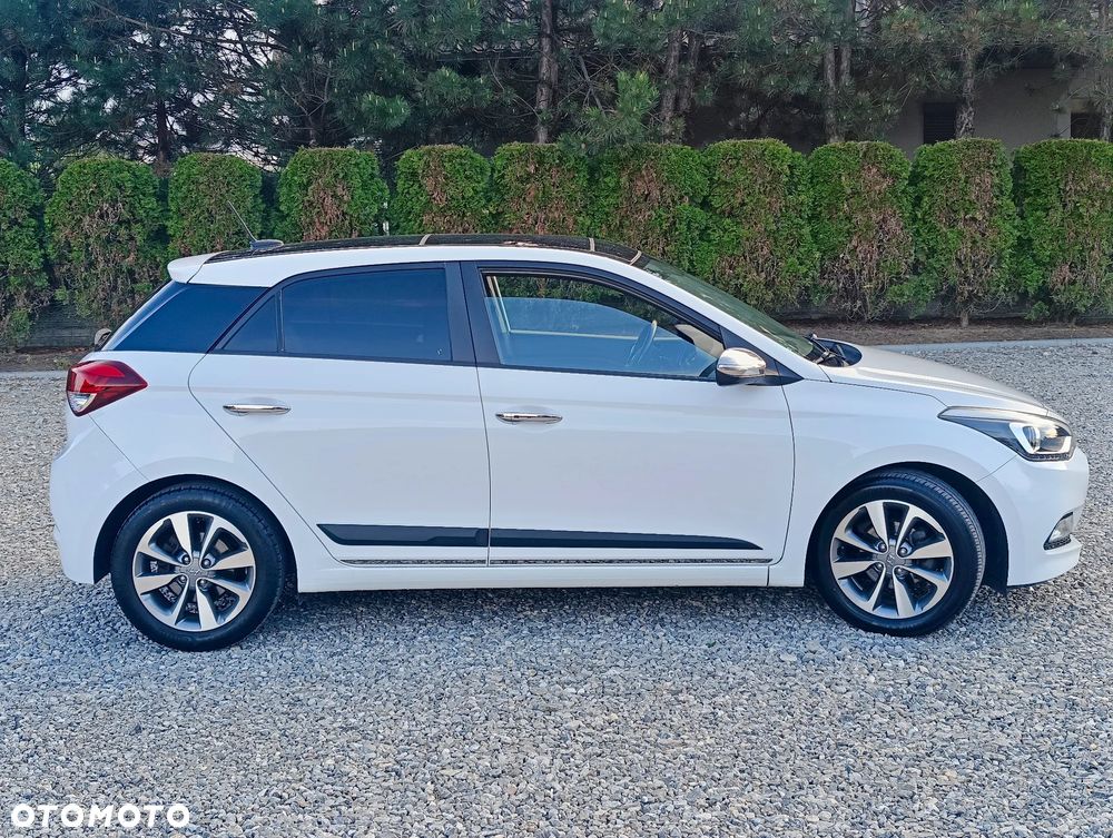 Hyundai i20 1.4 Premium - 11