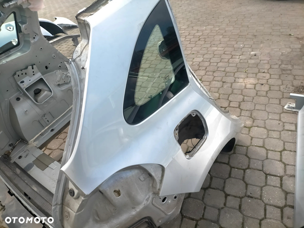 Błotnik prawy tył tylny Renault Clio III KOMBI TED69