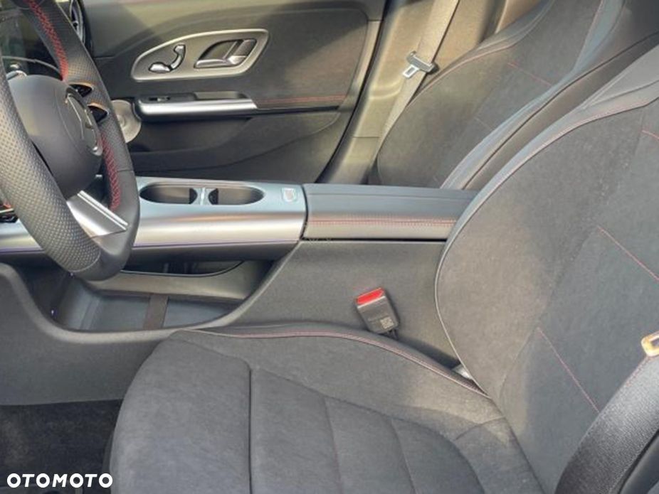Mercedes-Benz CLA 200 mHEV 8G-DCT - 9