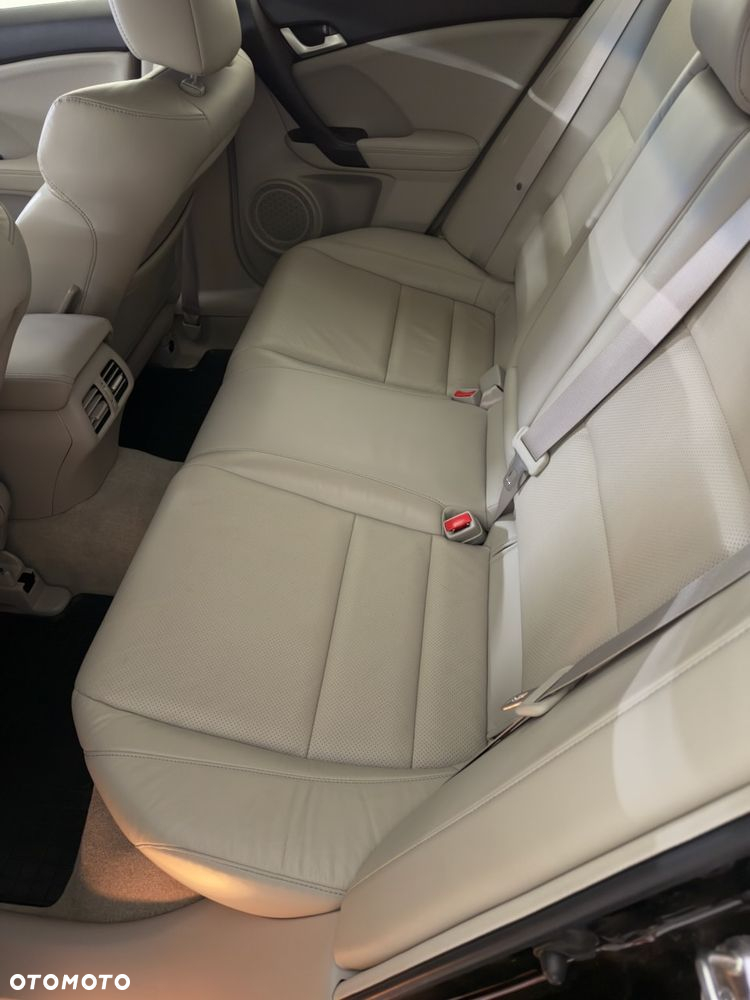 Honda Accord 2.0 Executive - 12