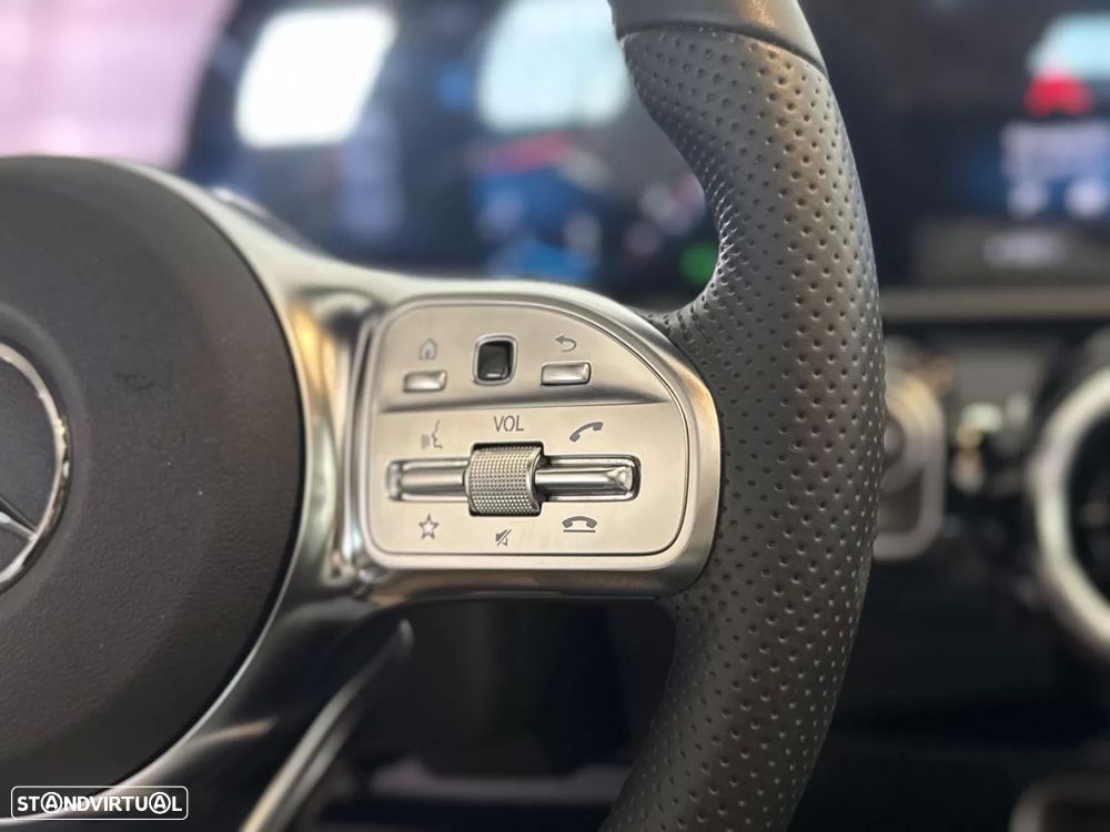 Mercedes-Benz A 200 AMG Line - 37