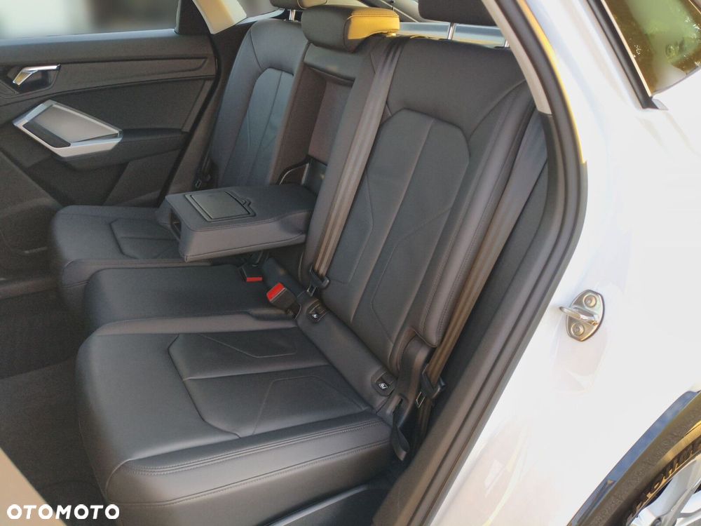 Audi Q3 Sportback - 13