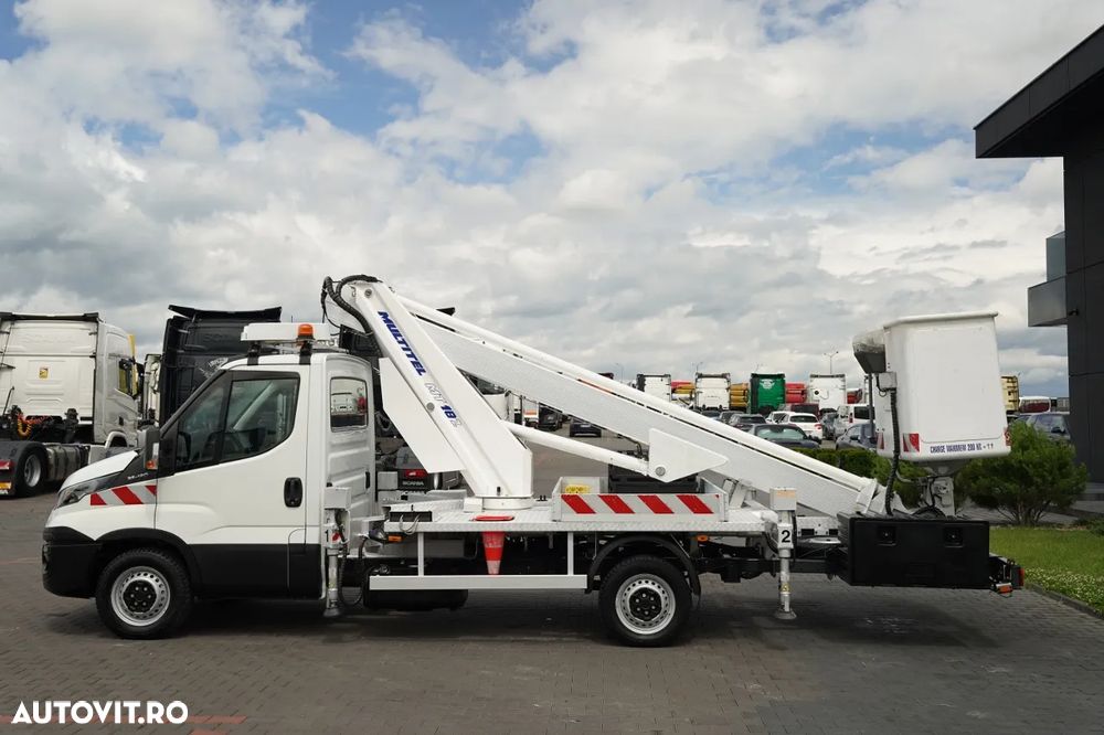 Iveco DAILY 35-120 / Platformă de lucru aeriană / MULTITEL MT 182 / 4 stabilizatoare / MANUALĂ / 2017 - 11