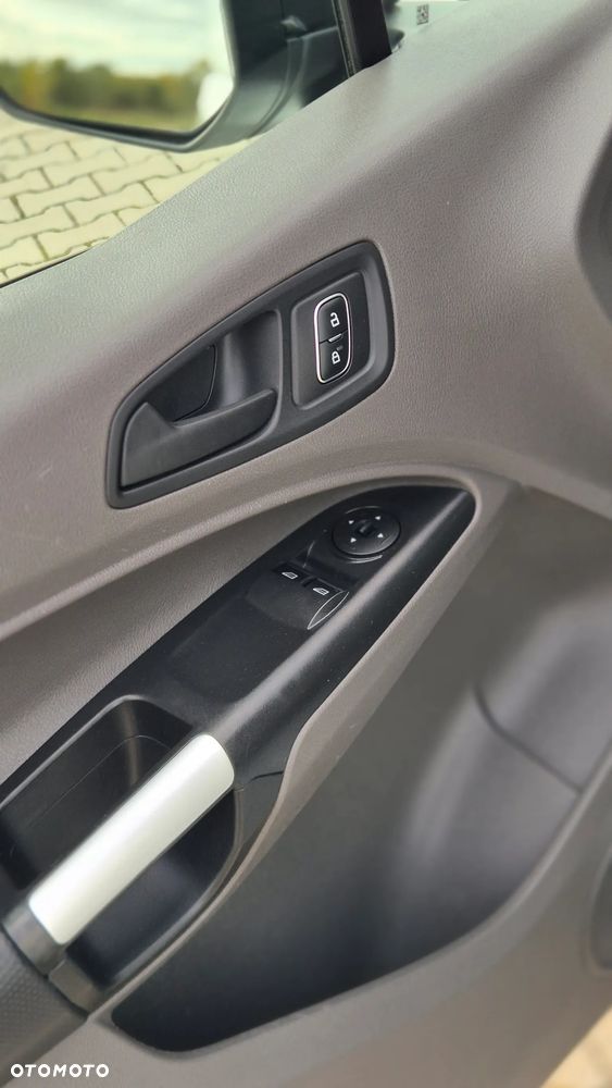 Ford Connect - 30