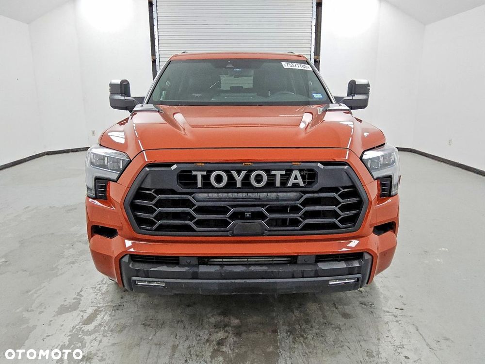 Toyota Sequoia - 5