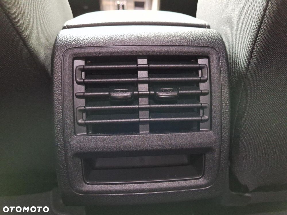 Volkswagen Golf - 24