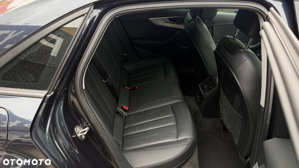 Audi A4 Limousine - 15
