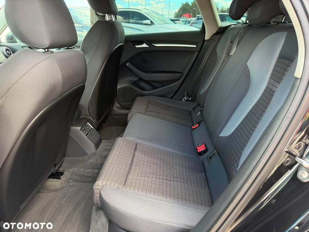 Audi A3 Sportback 2.0 TDI Ambiente - 11