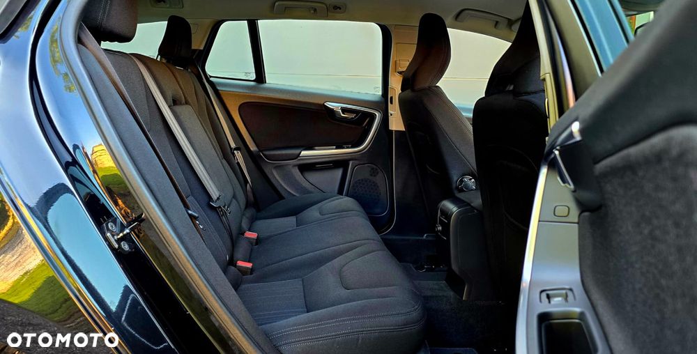 Volvo V60 T3 Edition Pro - 9