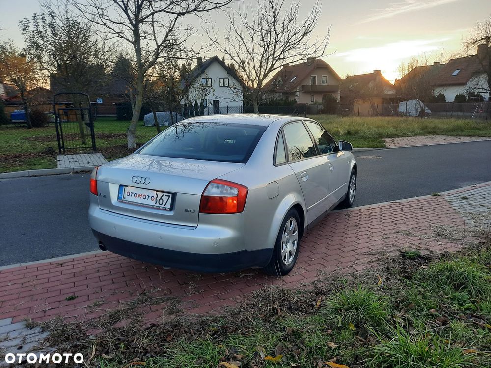 Audi A4 Limousine - 11