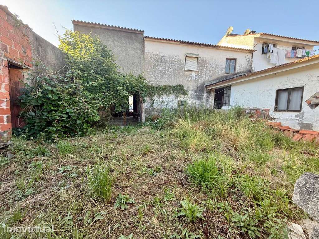 Moradia M5 com garagem em zona de Taveiro - Grande imagem: 4/28