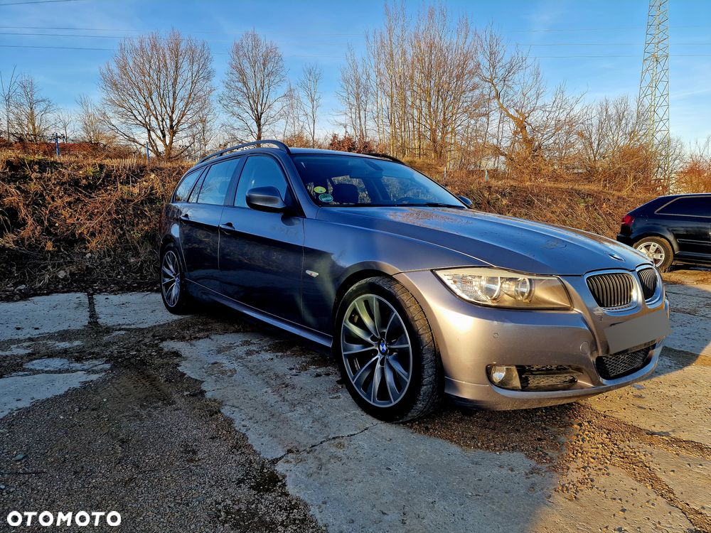 BMW Seria 3 320d DPF Touring - 6