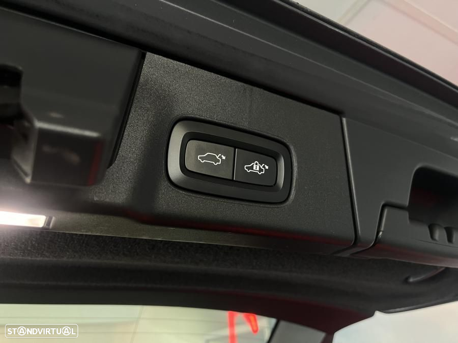 Volvo V90 Cross Country 2.0 D4 Plus AWD Geartronic - 10