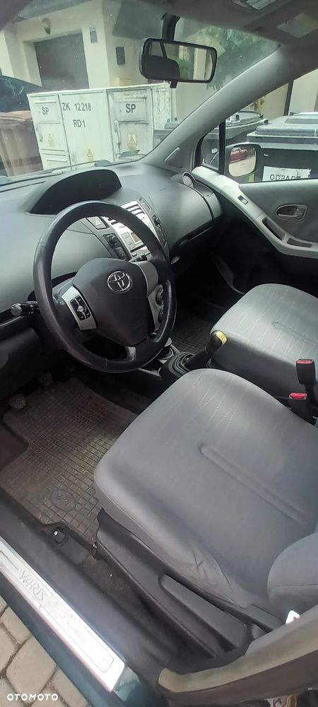 Toyota Yaris 1.3 Sol - 8