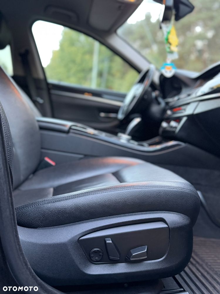 BMW Seria 5 520d Luxury Line - 16