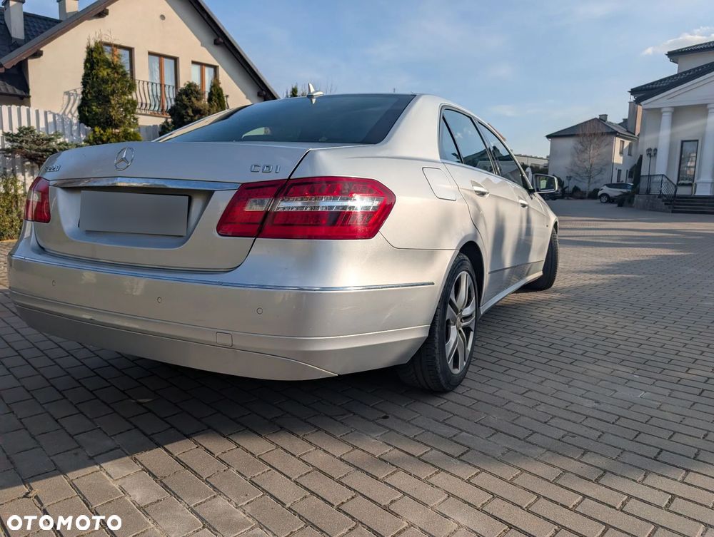 Mercedes-Benz Klasa E 220 CDI BlueEff Avantgarde - 1