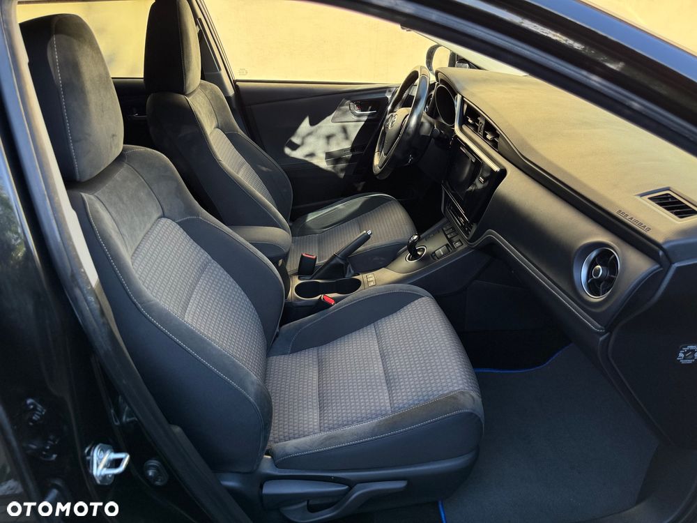 Toyota Auris - 28