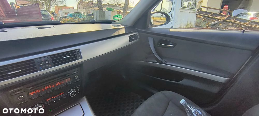 BMW Seria 3 318d - 10