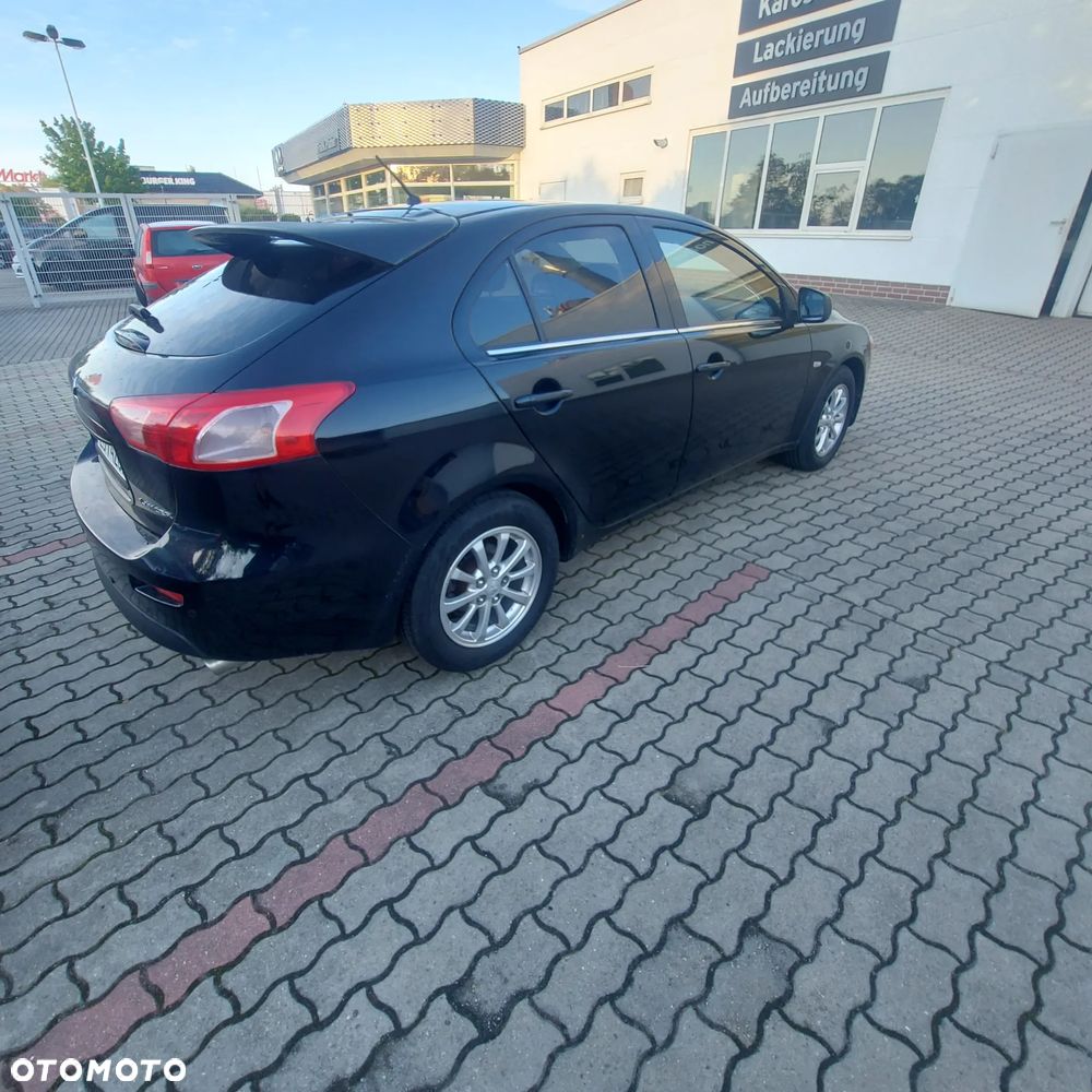 Mitsubishi Lancer - 2