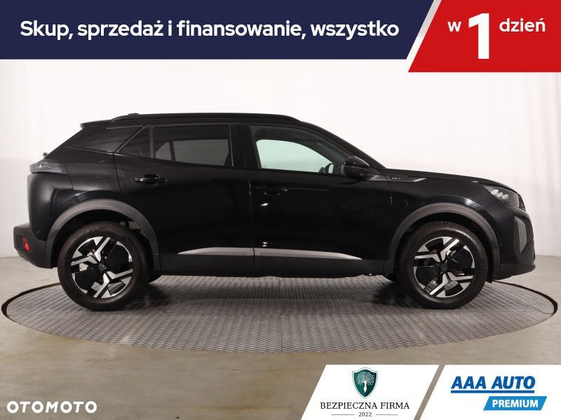 Peugeot 2008 - 8
