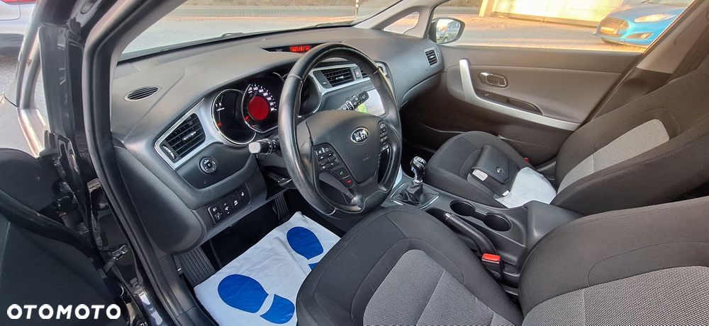 Kia Ceed 1.6 GDI Dream Team Edition - 20