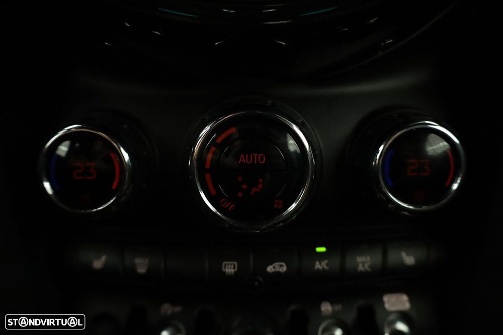 MINI Cabrio - 16