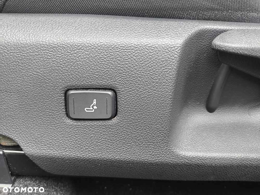 Toyota Corolla 1.8 Hybrid Comfort - 26