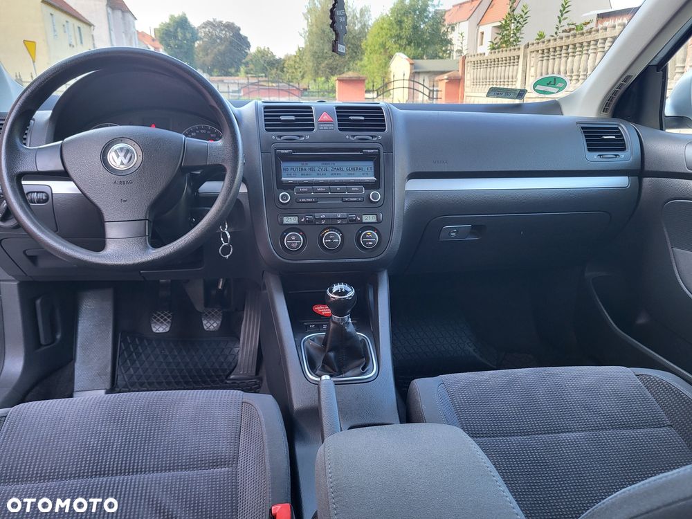 Volkswagen Jetta - 7