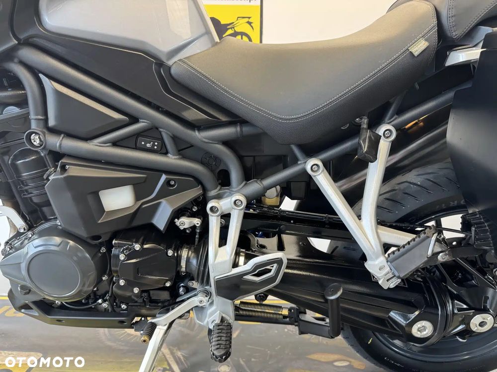 Triumph Tiger - 24