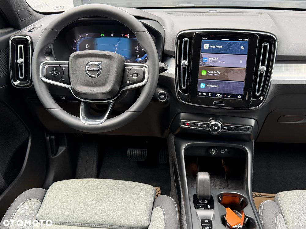 Volvo XC 40 B3 B DKG Plus Black Edition - 38