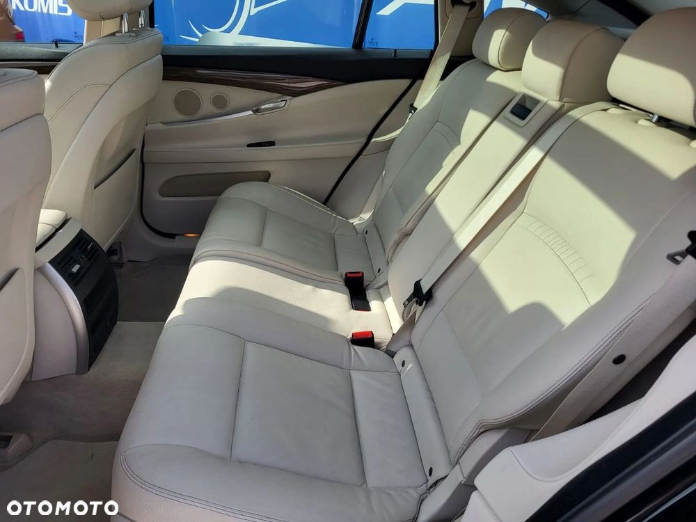 BMW 5GT 535i xDrive - 12