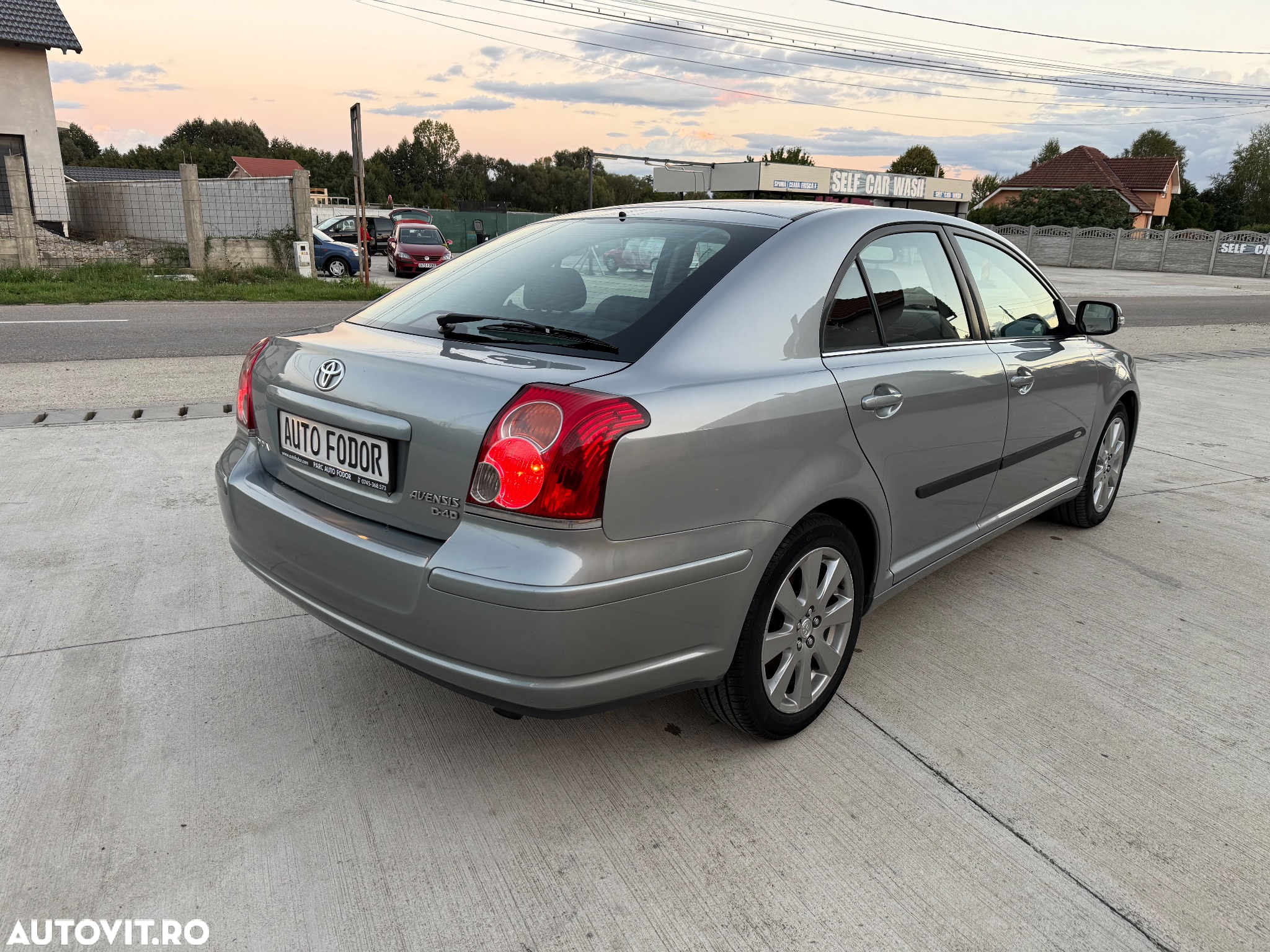 Toyota Avensis 2.0 D-4D Navi chrome - 3