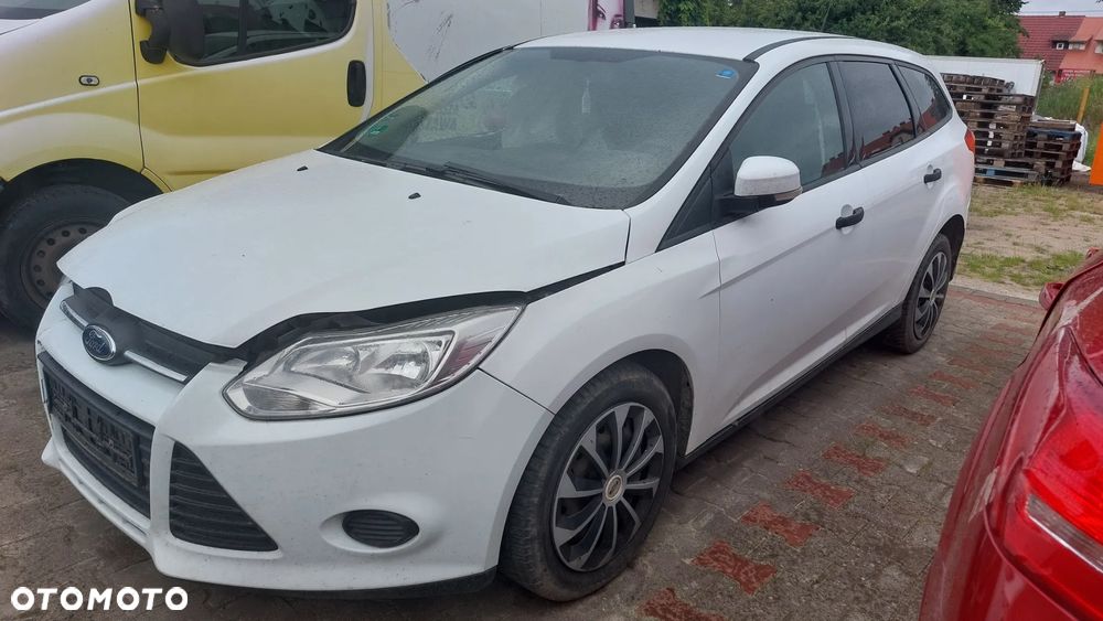 ford Focus MK3 2013 r. fotel drzwi szyby silnik rozrusznik alternator skrzynia ćwiartka szyba drzwi1,6 d - 16