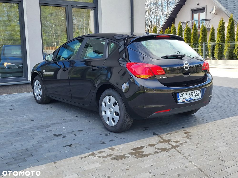 Opel Astra - 4